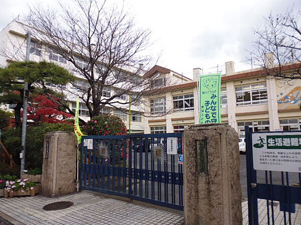 画像22:小学校「広島市立仁保小学校まで716ｍ」
