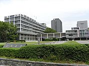役所「広島県庁まで1186ｍ」