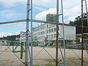 小学校「広島市立早稲田小学校まで930ｍ」