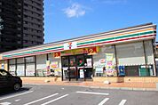 コンビニ「セブンイレブン広島五日市1丁目店まで233ｍ」