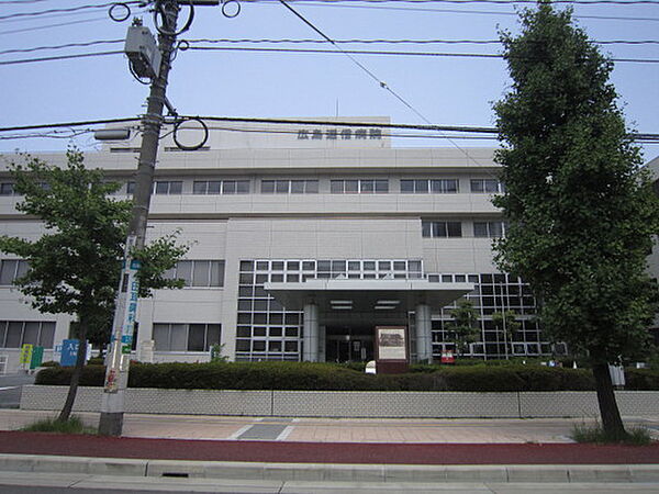 画像17:病院「広島逓信病院まで275ｍ」
