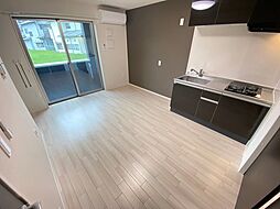 ヤングプリンス 1階1LDKのリビング/ダイニング