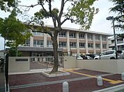 小学校「廿日市市立廿日市小学校まで1012ｍ」