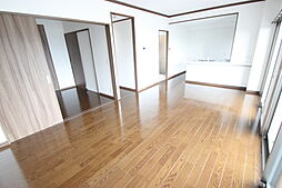 ウイング三滝観音台 13階4LDKのリビング/ダイニング