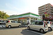 コンビニ「ファミリーマート中深川店まで502ｍ」