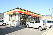 コンビニ「デイリーヤマザキ可部バイパス店まで615ｍ」