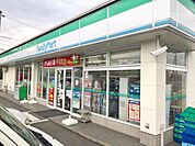 コンビニ「ファミリーマート西条三升原店まで415ｍ」