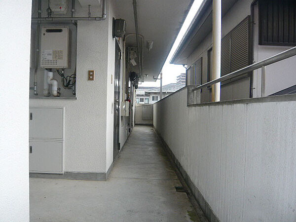 画像18:廊下