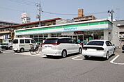 コンビニ「ファミリーマート南観音二丁目店まで413ｍ」