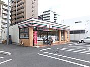 コンビニ「セブンイレブン広島山手町店まで430ｍ」