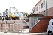 小学校「広島市立高須小学校まで811ｍ」