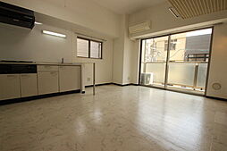 幟町シールド 3階ワンルームのリビング/ダイニング