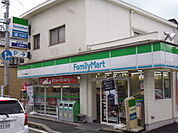 コンビニ「ファミリーマート猫屋町店まで366ｍ」