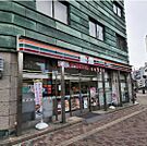 コンビニ「セブンイレブン広島宝町南店まで127ｍ」