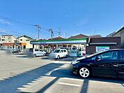 ファミリーマート日本文化大入口店まで500ｍ