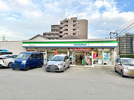ファミリーマート 日野旭が丘三丁目店迄110ｍ