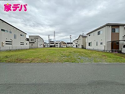 外観：【8-1、8-2、8-3】子育てに優しい閑静な住宅街です。