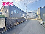 前面道路も広く車通りも少ないので、運転が苦手な方でも自分のペースで駐車ができます！ 