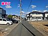 外観：前面道路：南東約6.84ｍ幅