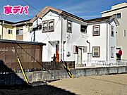 5LDK＋納戸の間取り！　 南側道路に接道、陽当たり良好　 太陽光発電システム　 カーポート付き駐車場！　 建物の東側にタイル張りのテラス付！