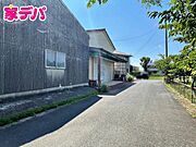 静かな住宅街で、車の出入りもスムーズです。 