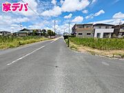 前面道路が5mと広いので運転が苦手な方にも安心です。 