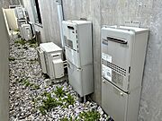 【給湯器】 エコジョーズは、少ないガス量で効率よくお湯を沸かす省エネ性の高い給湯器。従来型と比較してエコで経済的です。 