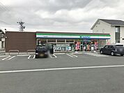 ファミリーマート豊橋上野東店（350m）