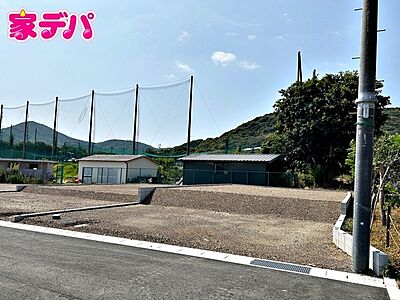 外観:ゆとりある間取り設計ができる「50坪超」建築条件はありません。お好きなプランで建築でき、当社でも自由設計の住まいをご提案いたします。バス停「権現の森」まで徒歩6分。 外観:ゆとりある間取り設計ができる「50坪超」建築条件はありません。お好きなプランで建築でき、当社でも自由設計の住まいをご提案いたします。バス停「権現の森」まで徒歩6分。