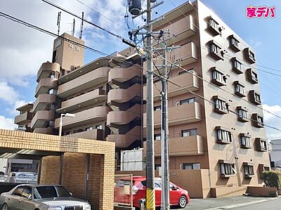 外観:【角部屋】2面バルコニーで風が通り抜けやすく、明るい室内。バス停「つつじが丘1丁目」まで徒歩3分!買い物施設が近く、毎日の暮らしに便利な住環境です! 外観:【角部屋】2面バルコニーで風が通り抜けやすく、明るい室内。バス停「つつじが丘1丁目」まで徒歩3分!買い物施設が近く、毎日の暮らしに便利な住環境です!