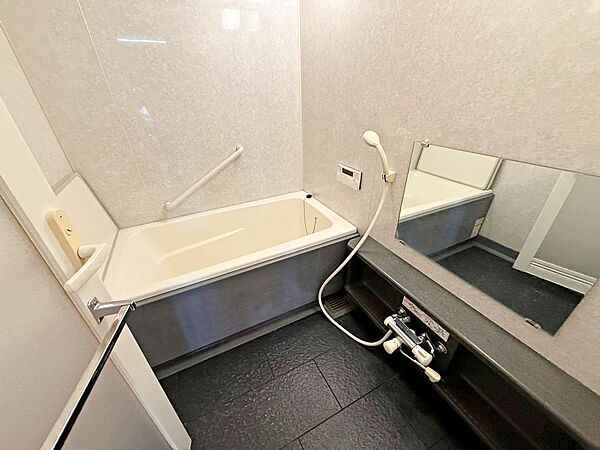 浴室を拡大表示