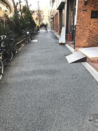 マンション前面...