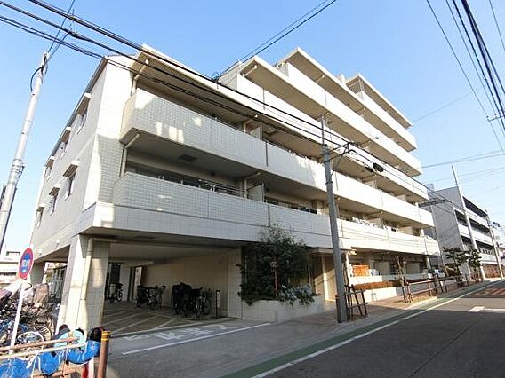 閑静な住宅地に...