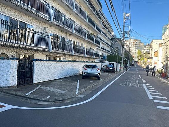 前面道路と駐車...