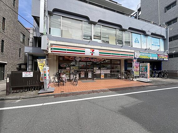 セブン-イレブ...