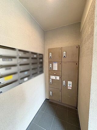 郵便受けと宅配...