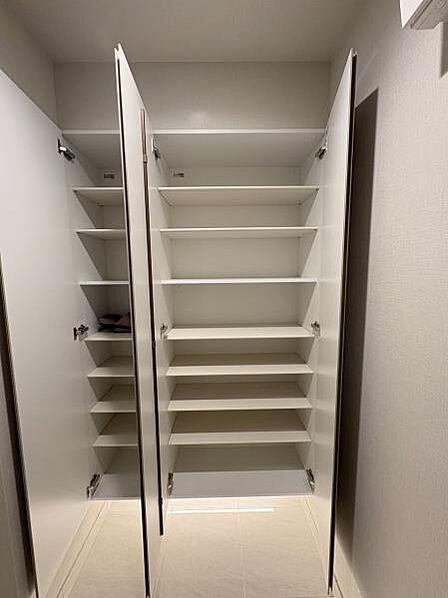 玄関収納
