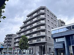 外観　バルコニーフェンスの色を変え特徴ある全体のデザインになっています。