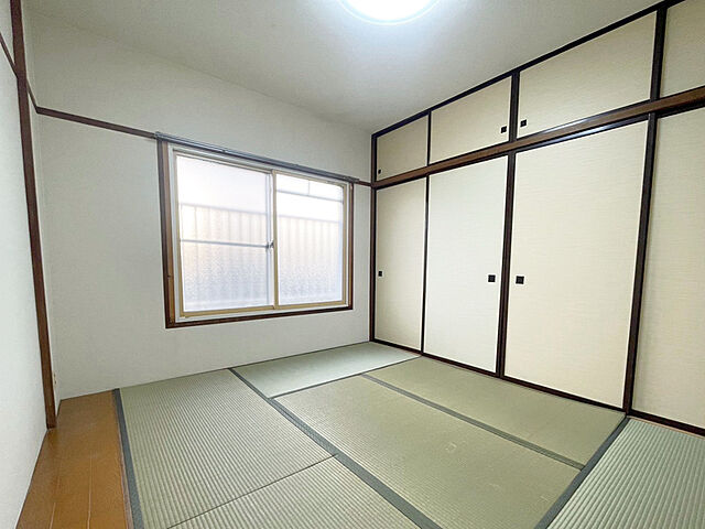 和室6帖。異なる場合は現況を優先します。