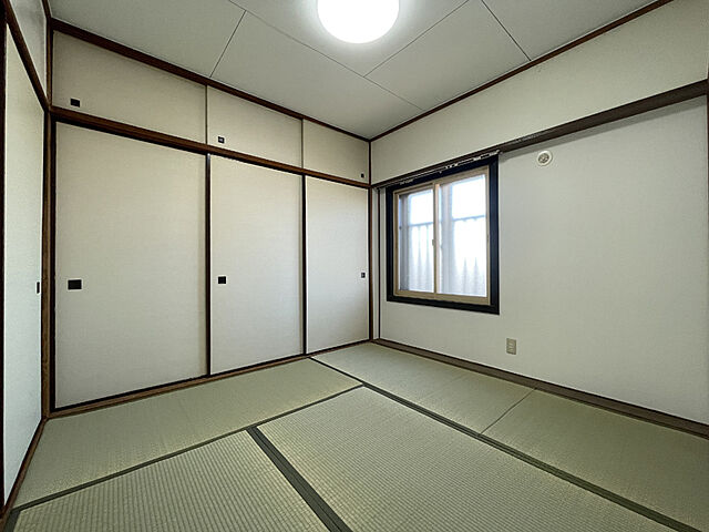 和室4.5帖。異なる場合は現況を優先します。