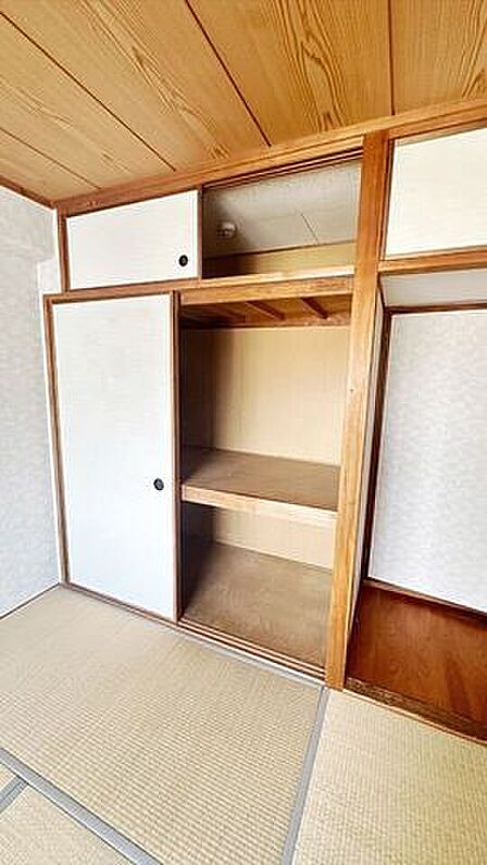 空間と調和したデザインの収納です