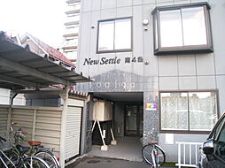 8 / 23