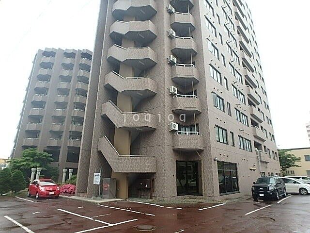 11 / 13