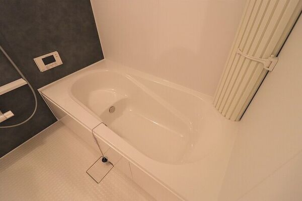 画像5:浴室換気乾燥機付きの浴槽です。