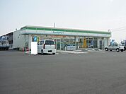 コンビニ「ファミリーマート日野屋伊勢崎茂呂店まで578m」