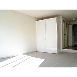 イーストＡ 105 1階1Kのリビング/ダイニング