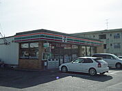 コンビニ「セブンイレブン伊勢崎新栄町店まで526m」