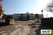 中学校「伊勢崎市立第二中学校まで835m」