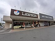 コンビニ「ローソン伊勢崎緑町店まで693m」