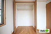洋室5.5帖　収納
